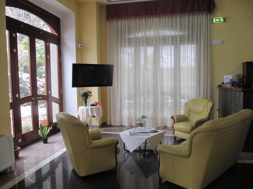 Royal Hotel Montevergine 오스페달레토 달피놀로 외부 사진