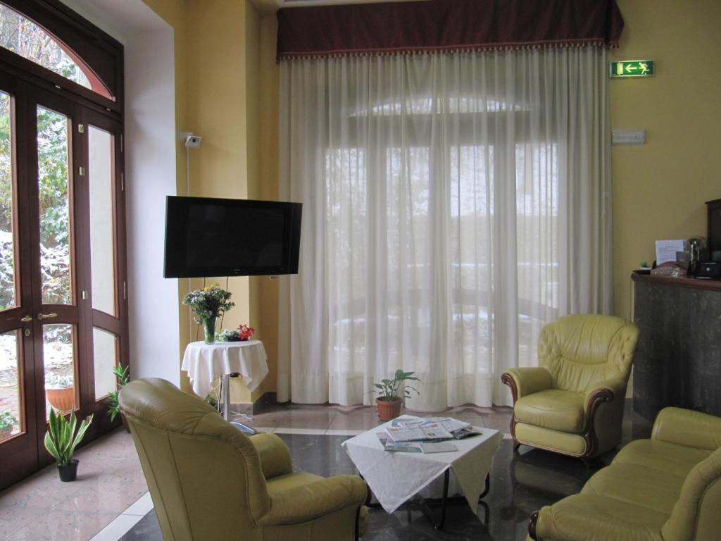 Royal Hotel Montevergine 오스페달레토 달피놀로 외부 사진